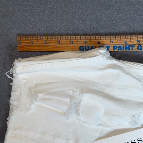 NEW Vigoss Distressed White Ace High Rise Bermuda Shorts size 25 - Picture 8 of 9